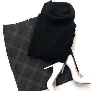 | merona • sexy plaid pencil pleat skirt • size 2 |